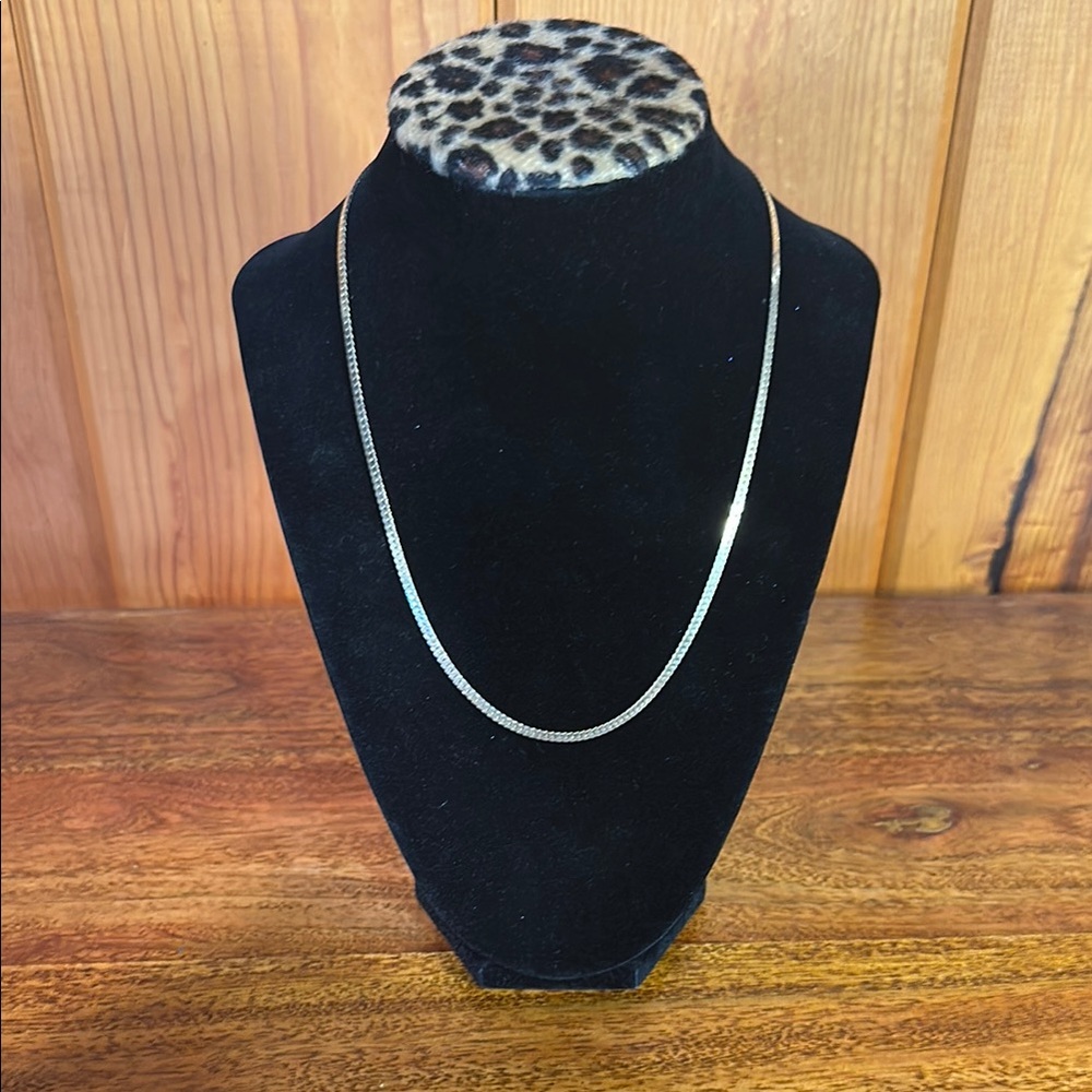 Elegant Golden Necklace